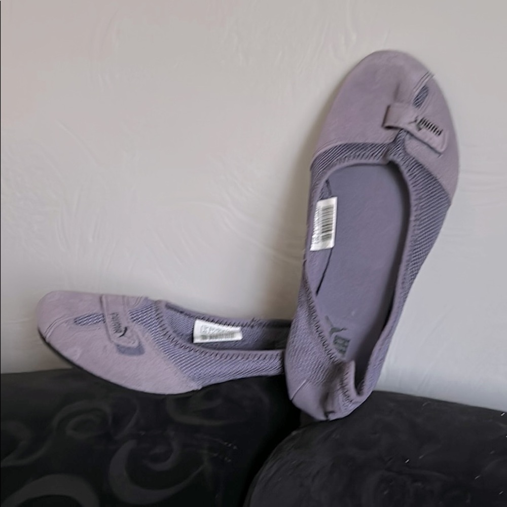 Puma flats in a fabulous color!